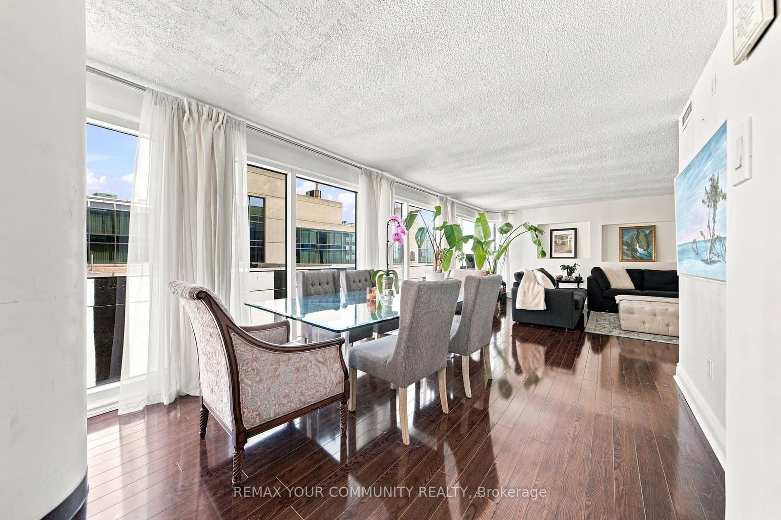 251 Queens Quay, Unit 705 thumbnail 16