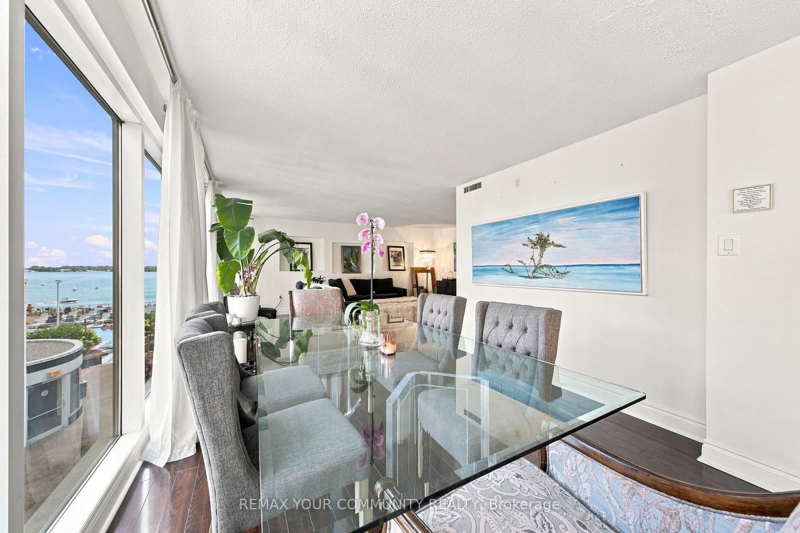 251 Queens Quay, Unit 705 thumbnail 17