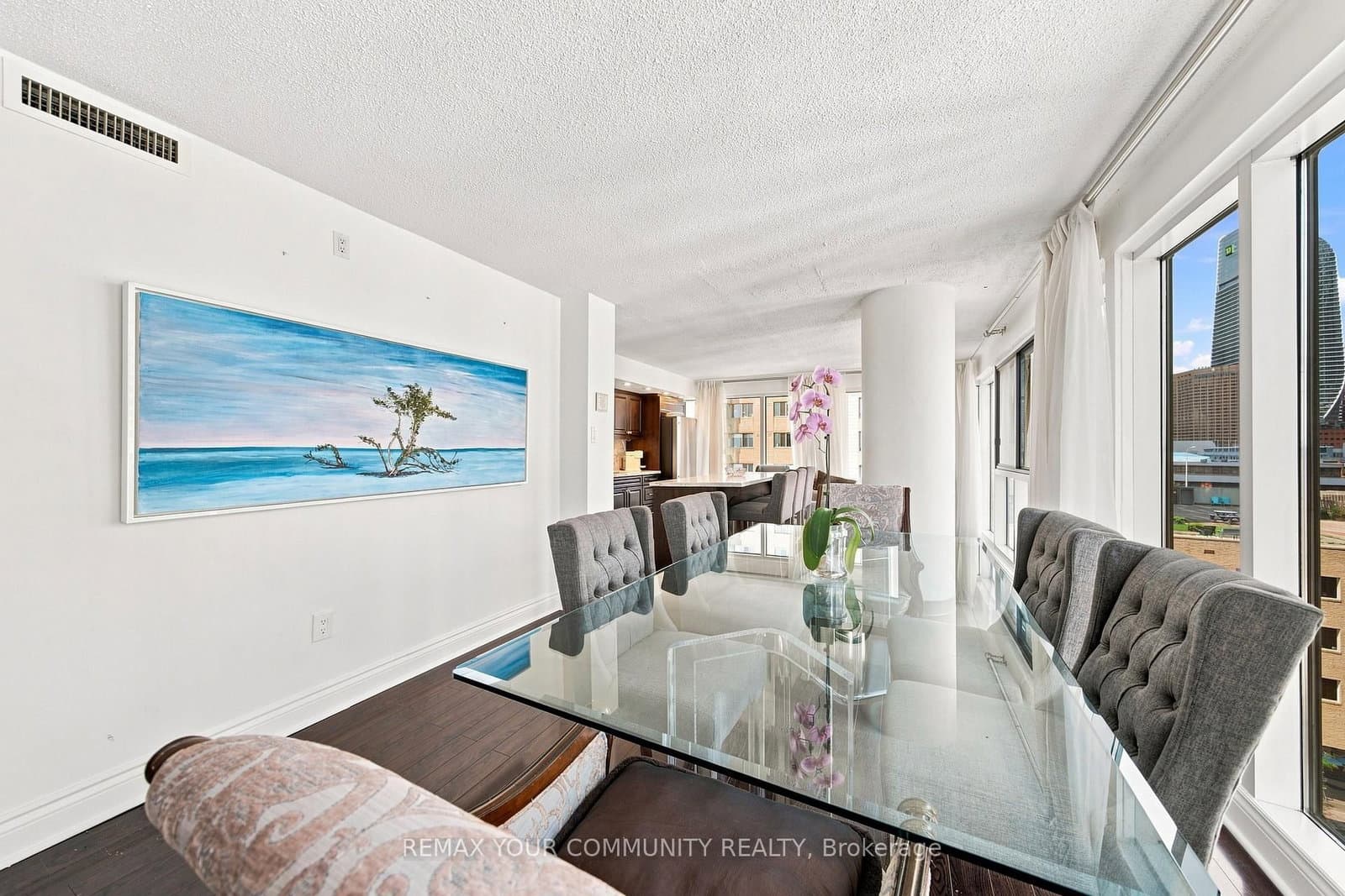 251 Queens Quay, Unit 705 thumbnail 19