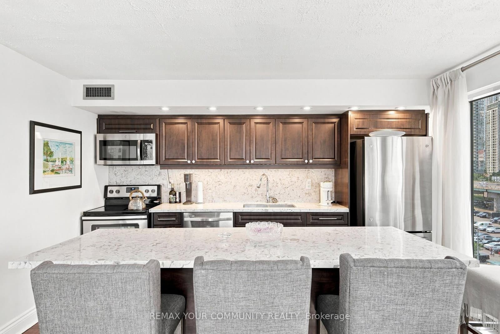 251 Queens Quay, Unit 705 thumbnail 24