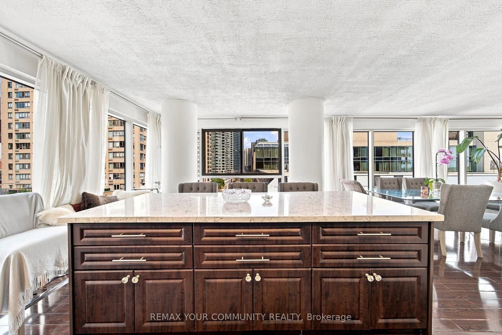 251 Queens Quay, Unit 705 thumbnail 27