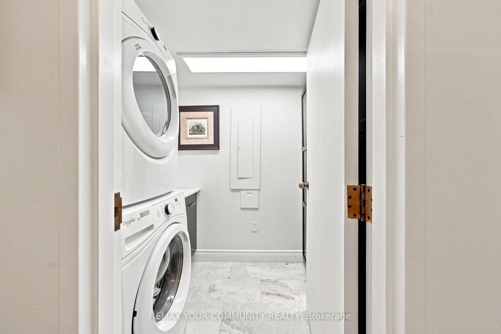 251 Queens Quay, Unit 705 thumbnail 35