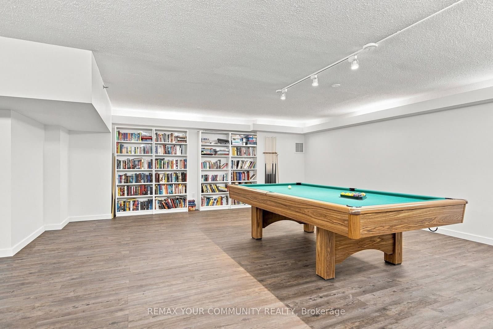 251 Queens Quay, Unit 705 thumbnail 46