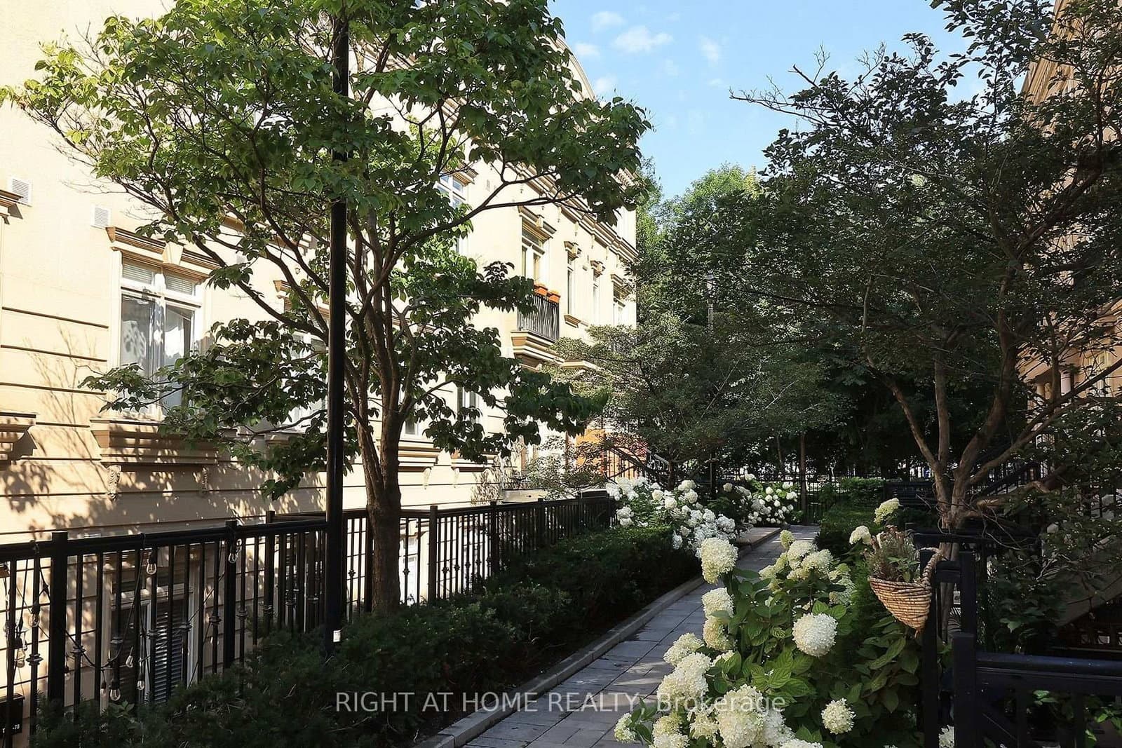 78 Carr Street, Unit TH12 thumbnail 24
