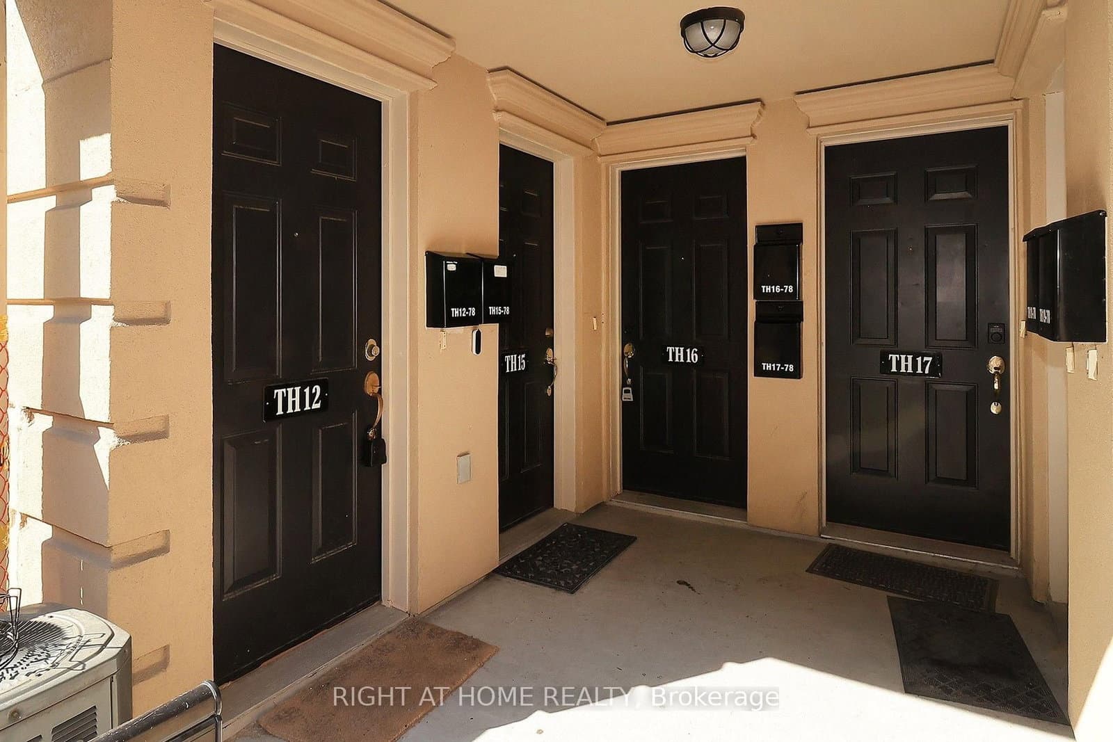 78 Carr Street, Unit TH12 thumbnail 4