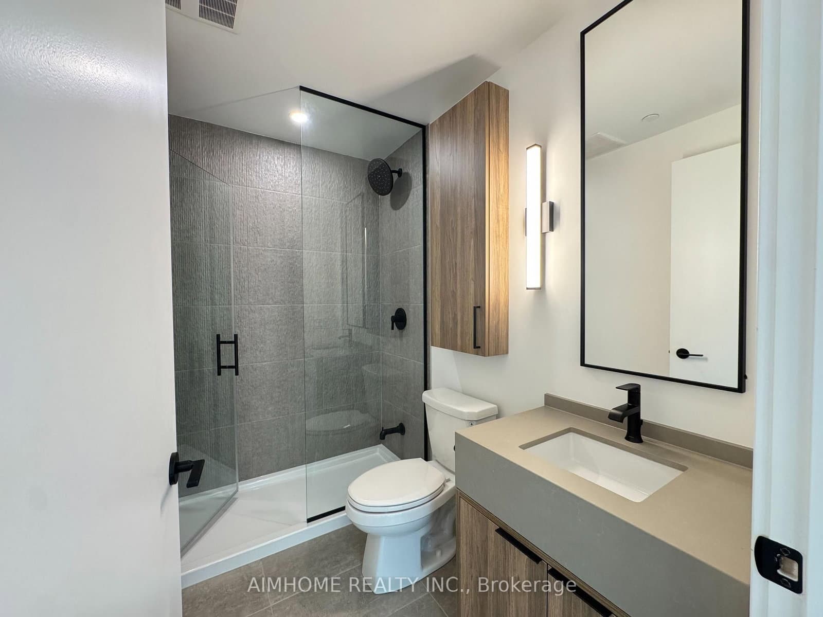 91 Montclair Avenue, Unit 1606 thumbnail 7