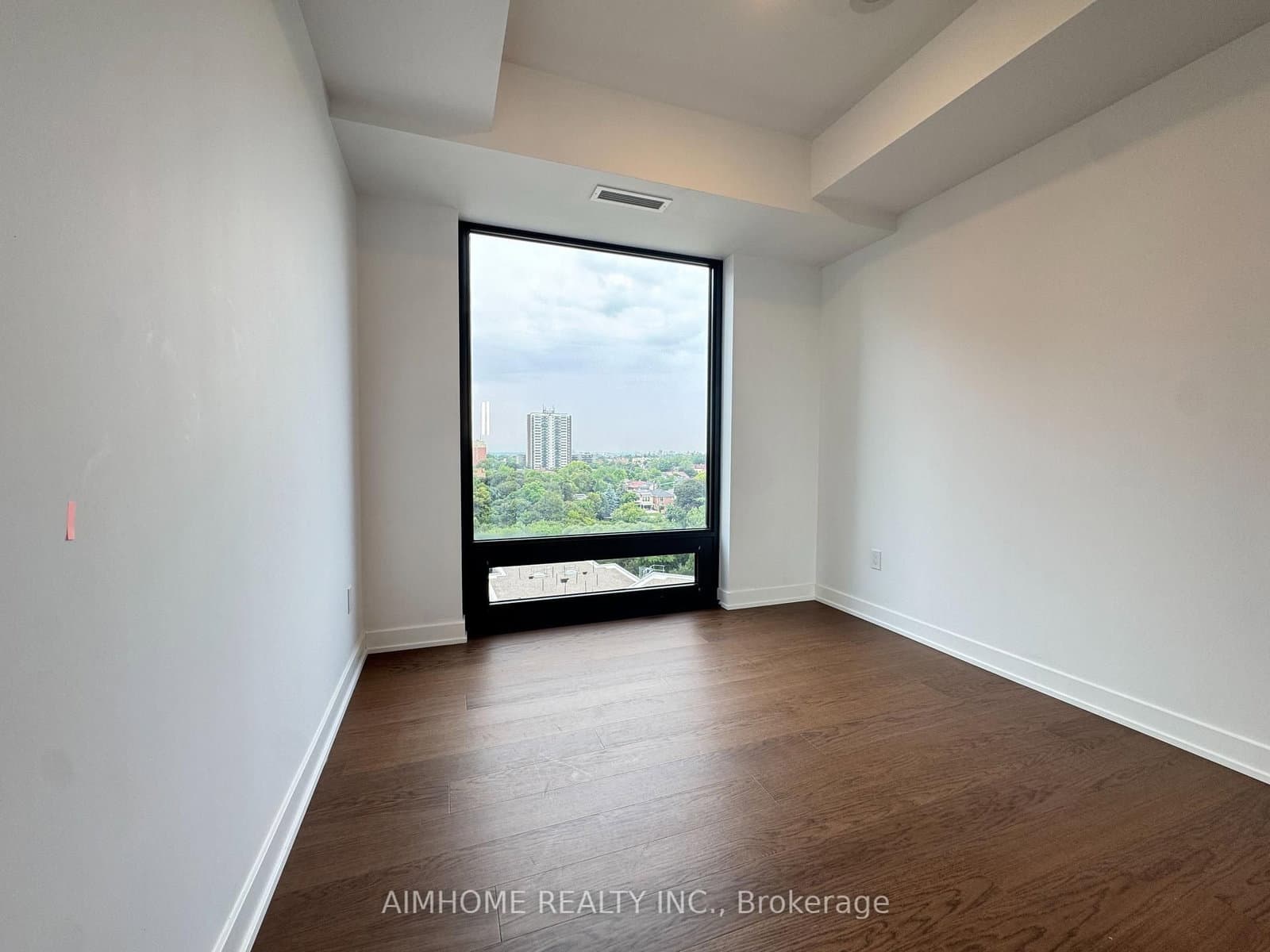91 Montclair Avenue, Unit 1606 thumbnail 8