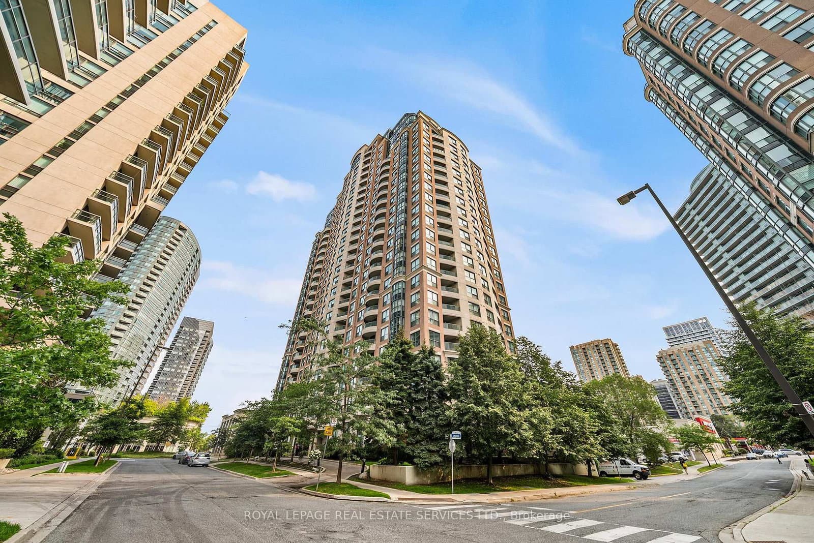 7 Lorraine Drive, Unit 1912 thumbnail 24