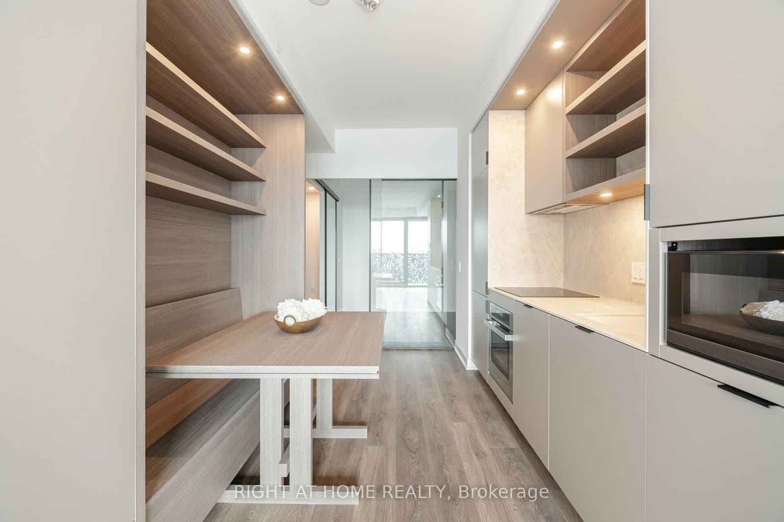 55 Charles Street E, Unit 4403 thumbnail 11