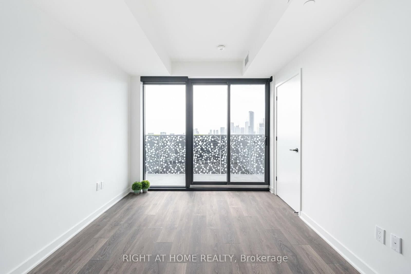 55 Charles Street E, Unit 4403 thumbnail 15