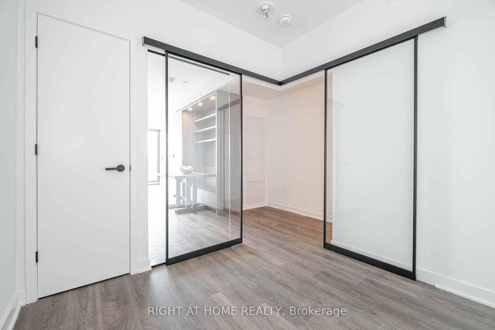 55 Charles Street E, Unit 4403 thumbnail 22