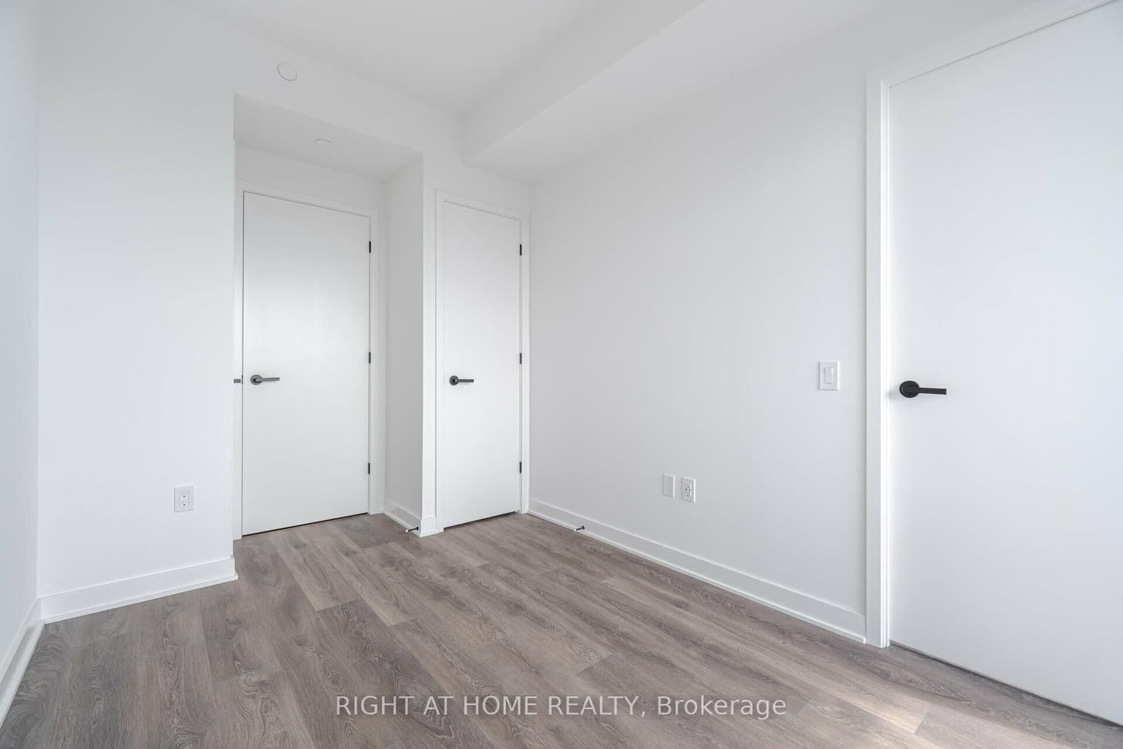 55 Charles Street E, Unit 4403 thumbnail 27