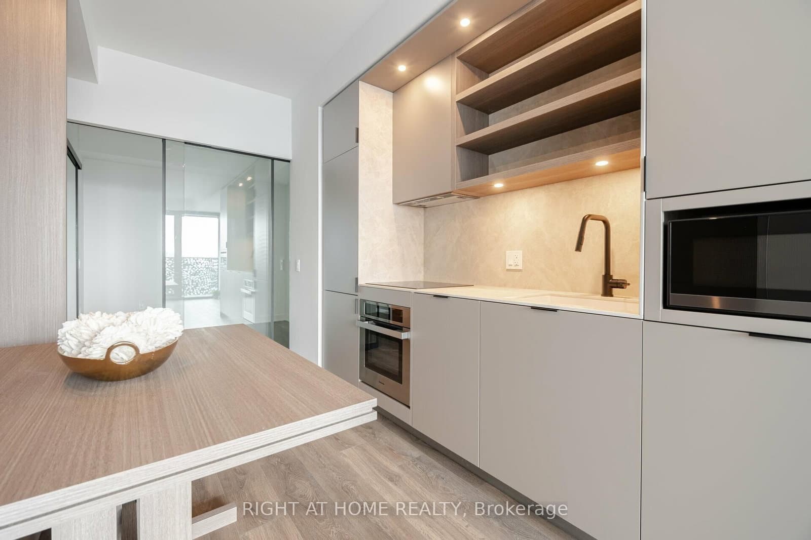 55 Charles Street E, Unit 4403 thumbnail 8