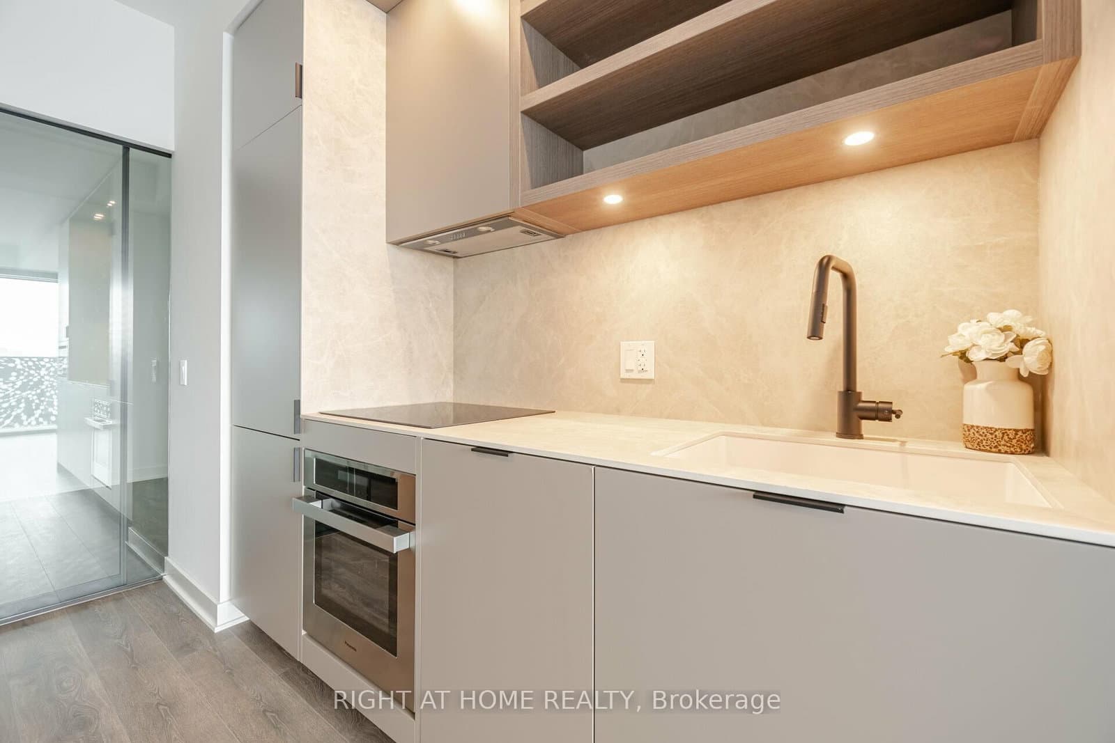55 Charles Street E, Unit 4403 thumbnail 9