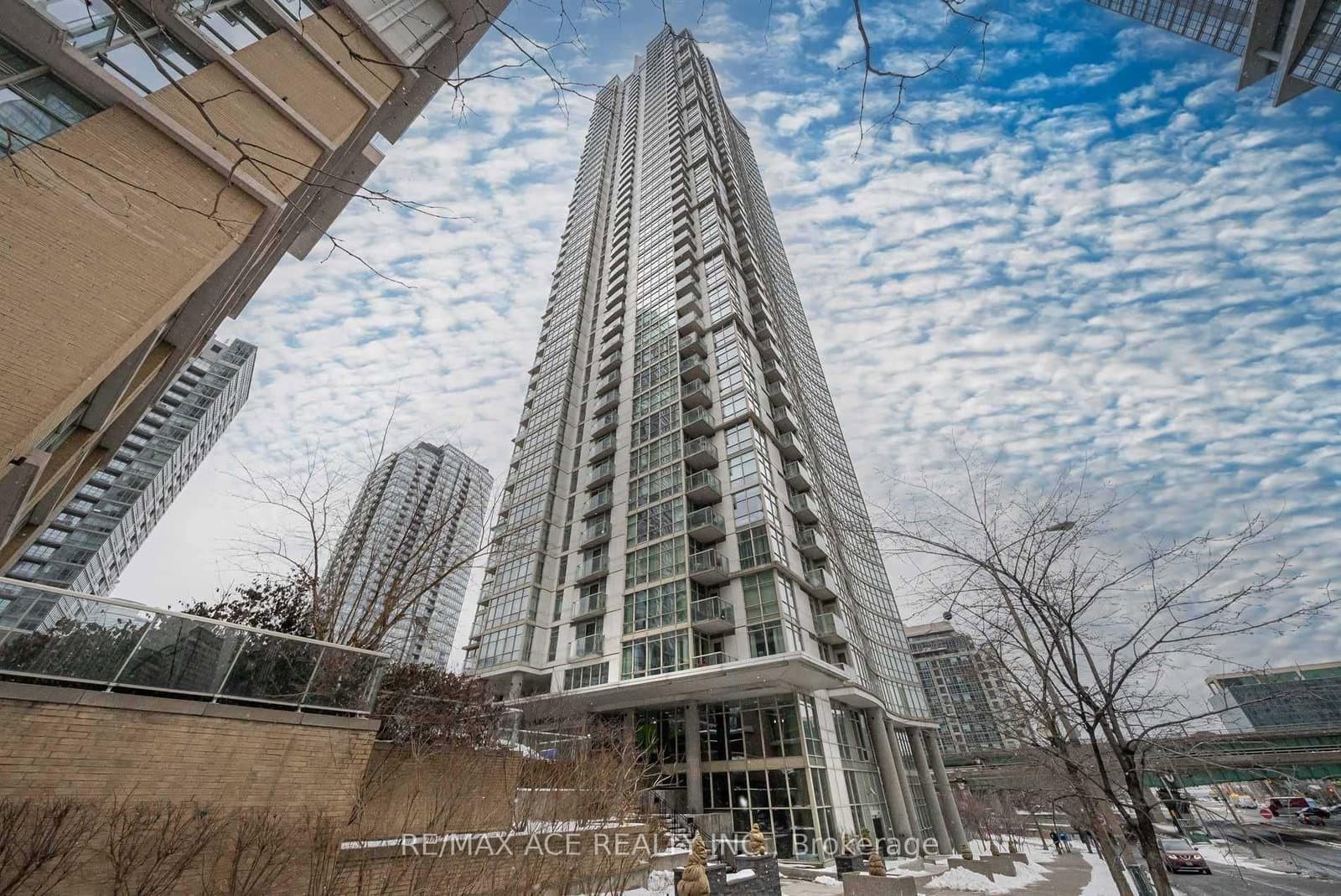 #1801 - 35 Mariner Terrace