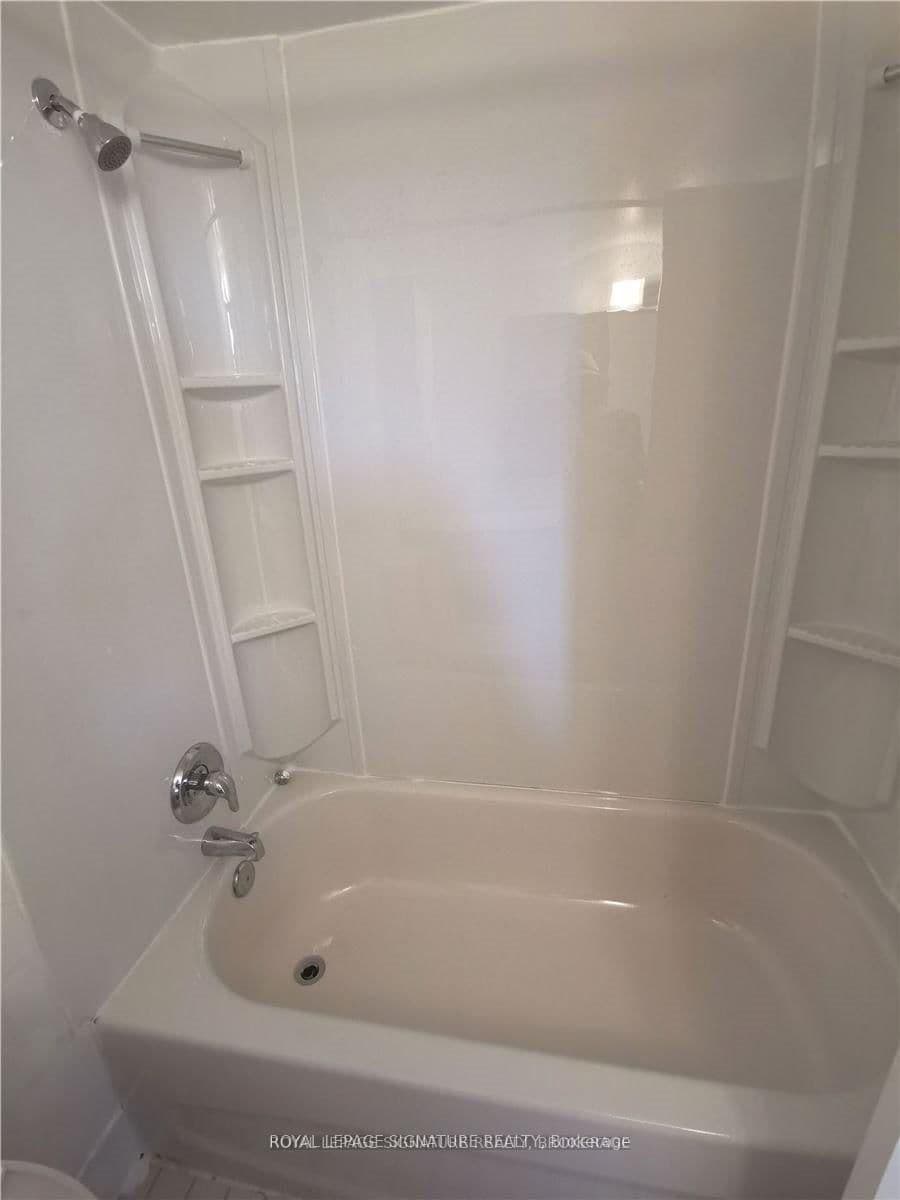 720 Spadina Avenue, Unit 1606 thumbnail 13