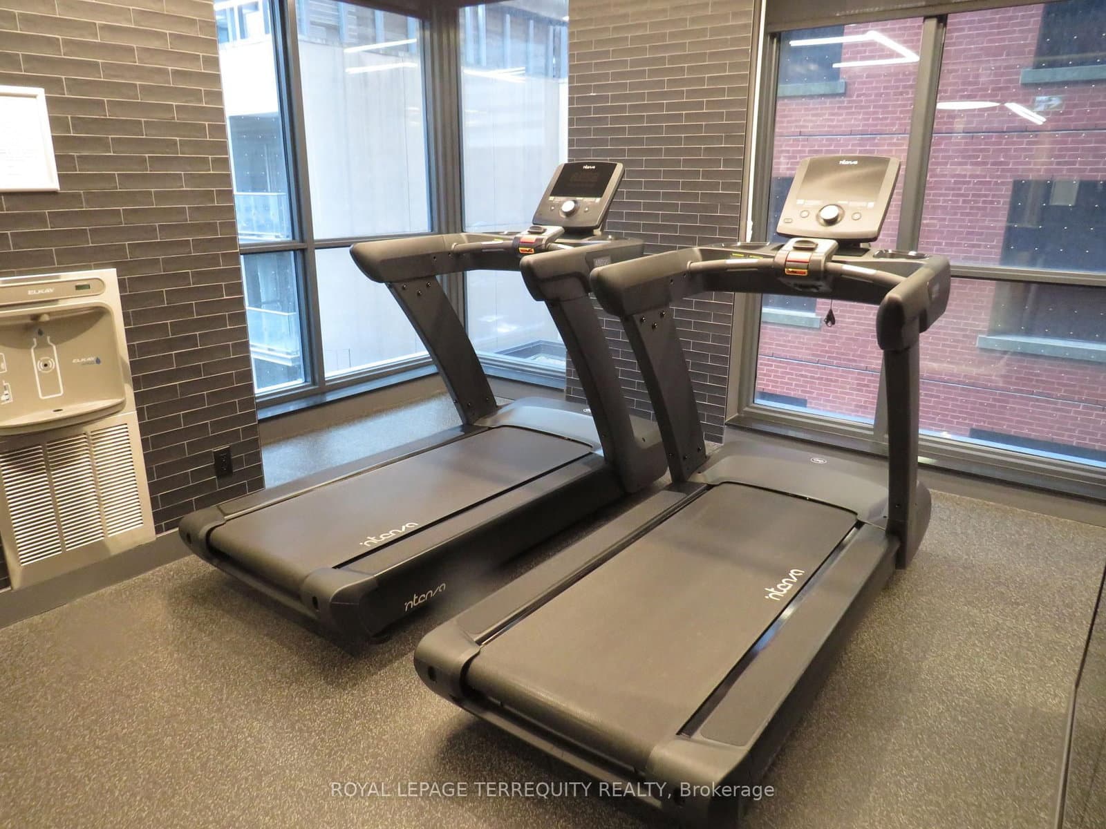 327 King Street W, Unit 805 thumbnail 10