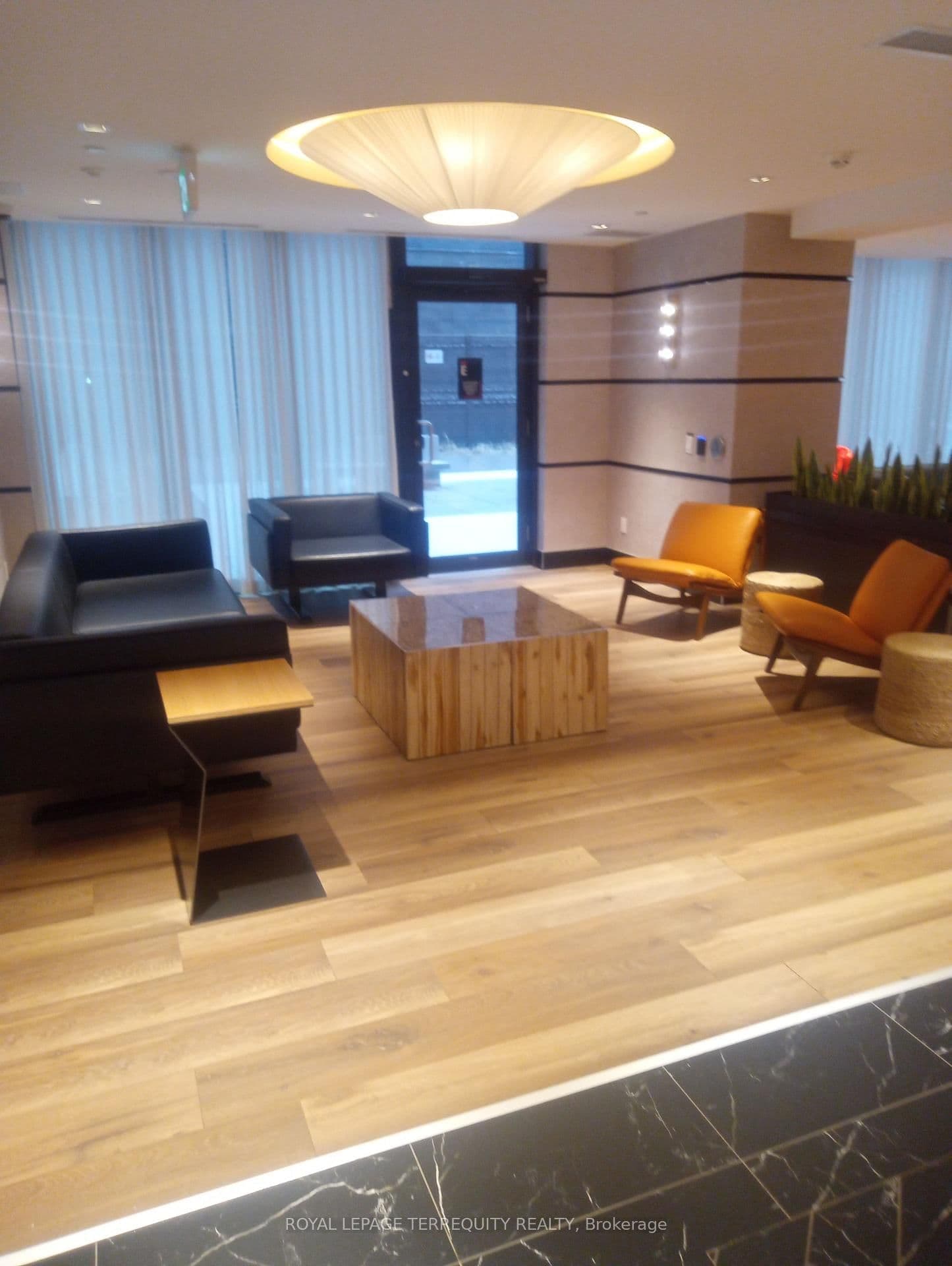 327 King Street W, Unit 805 thumbnail 18