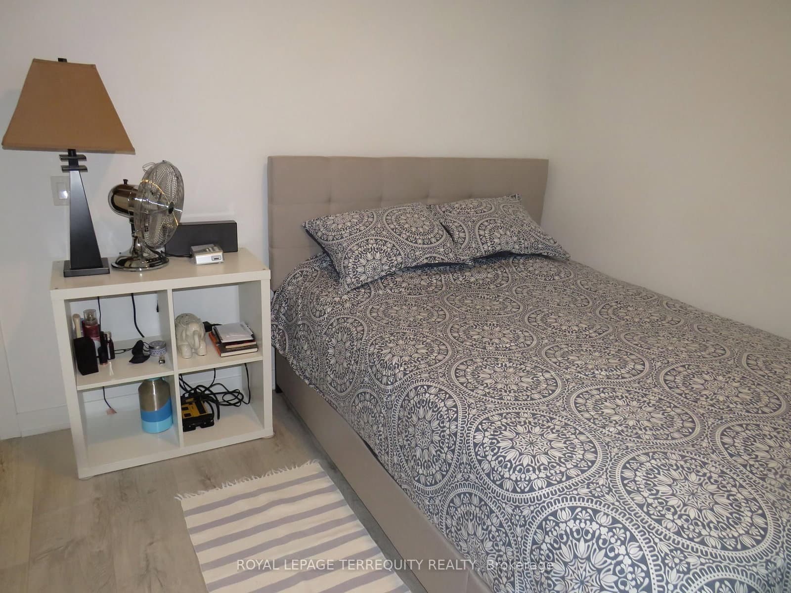 327 King Street W, Unit 805 thumbnail 4