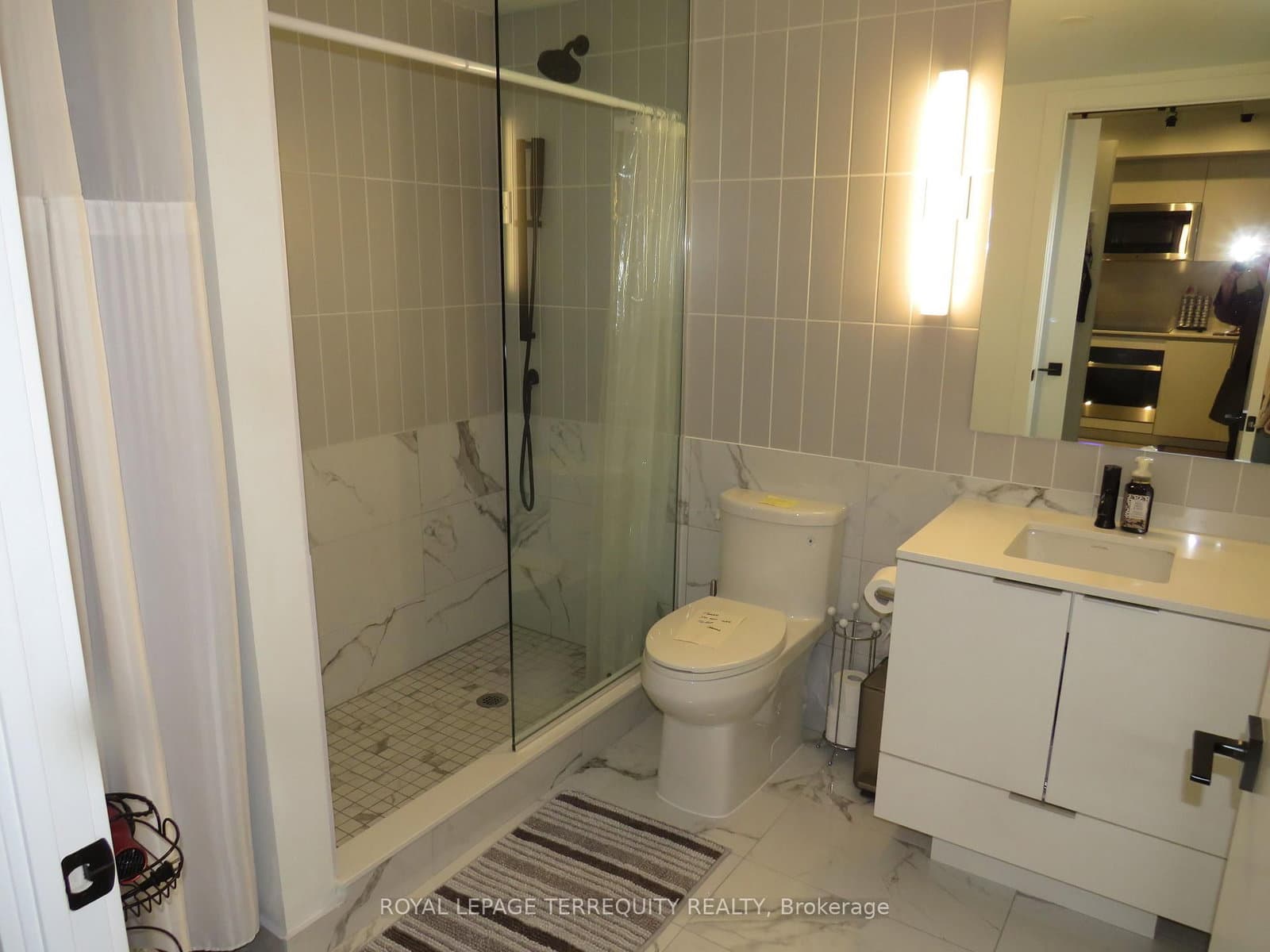 327 King Street W, Unit 805 thumbnail 6