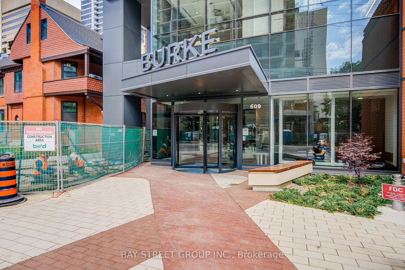 609 Sherbourne Street, Unit 4001 thumbnail 3