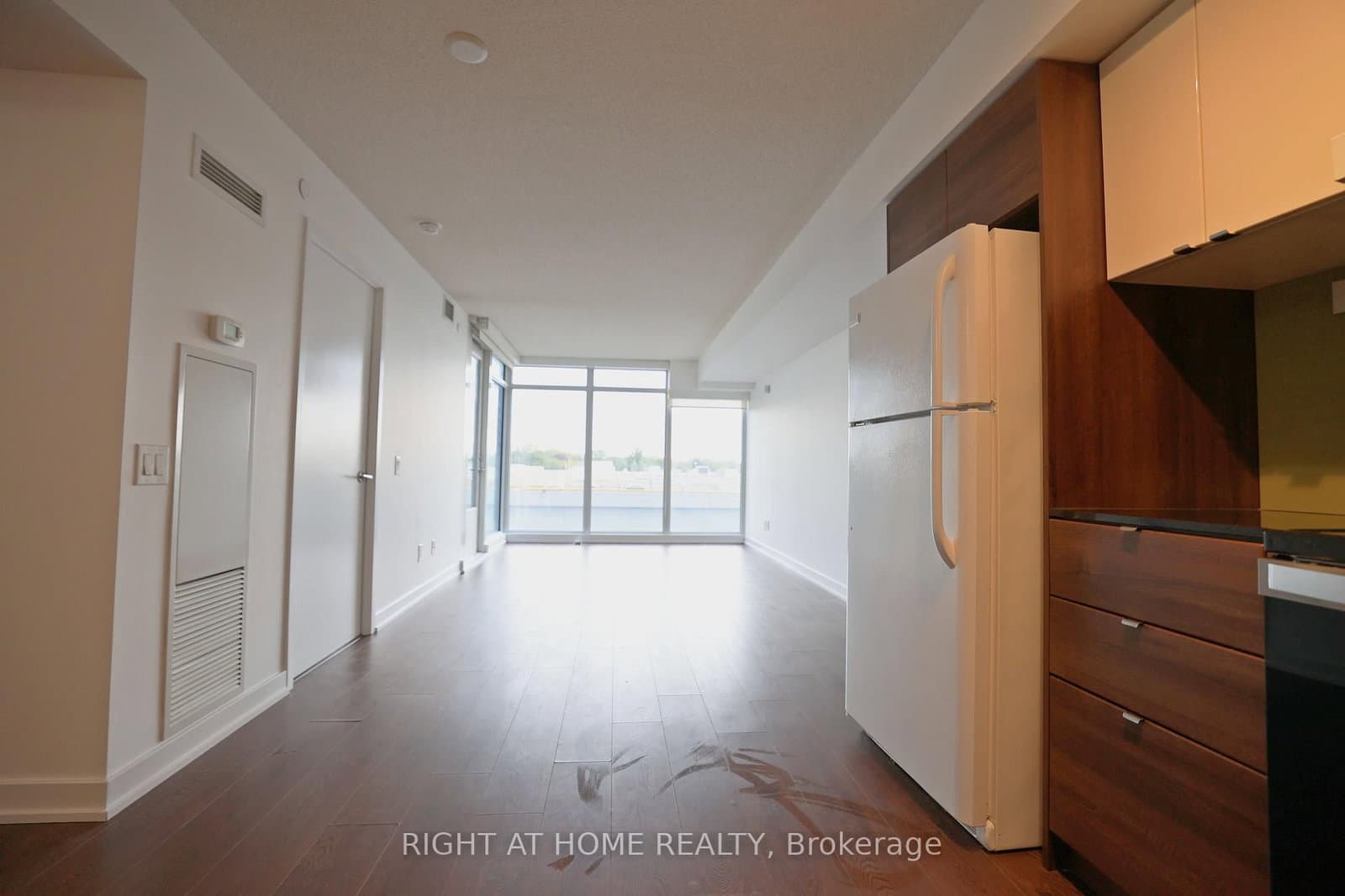 72 esther shiner Boulevard, Unit 308 thumbnail 2