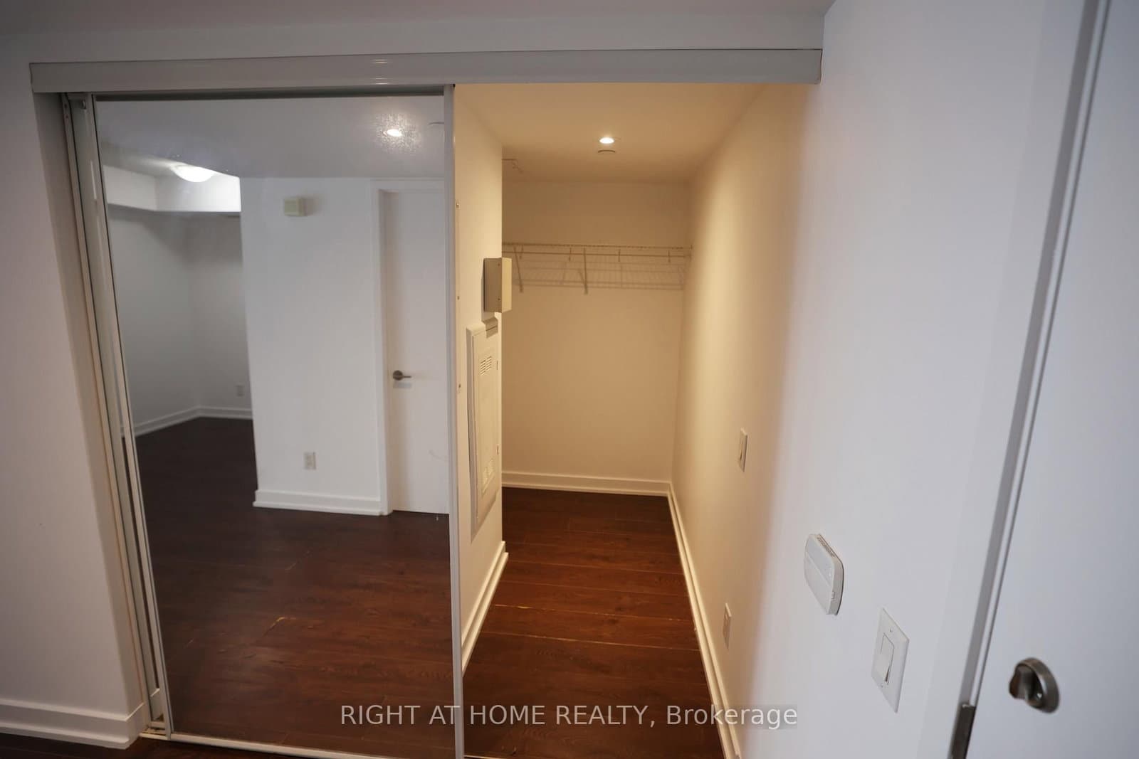 72 esther shiner Boulevard, Unit 308 thumbnail 3