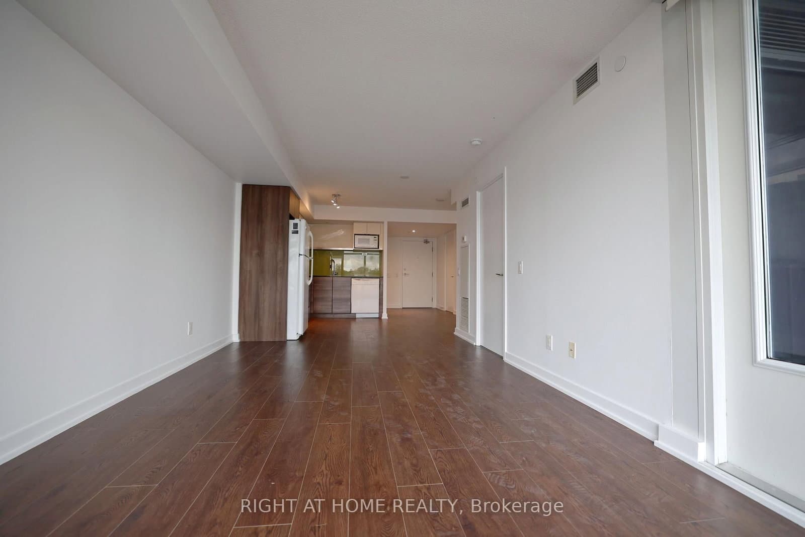72 esther shiner Boulevard, Unit 308 thumbnail 8