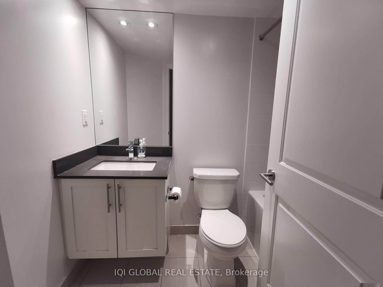 400 Adelaide Street E, Unit 1512 thumbnail 5