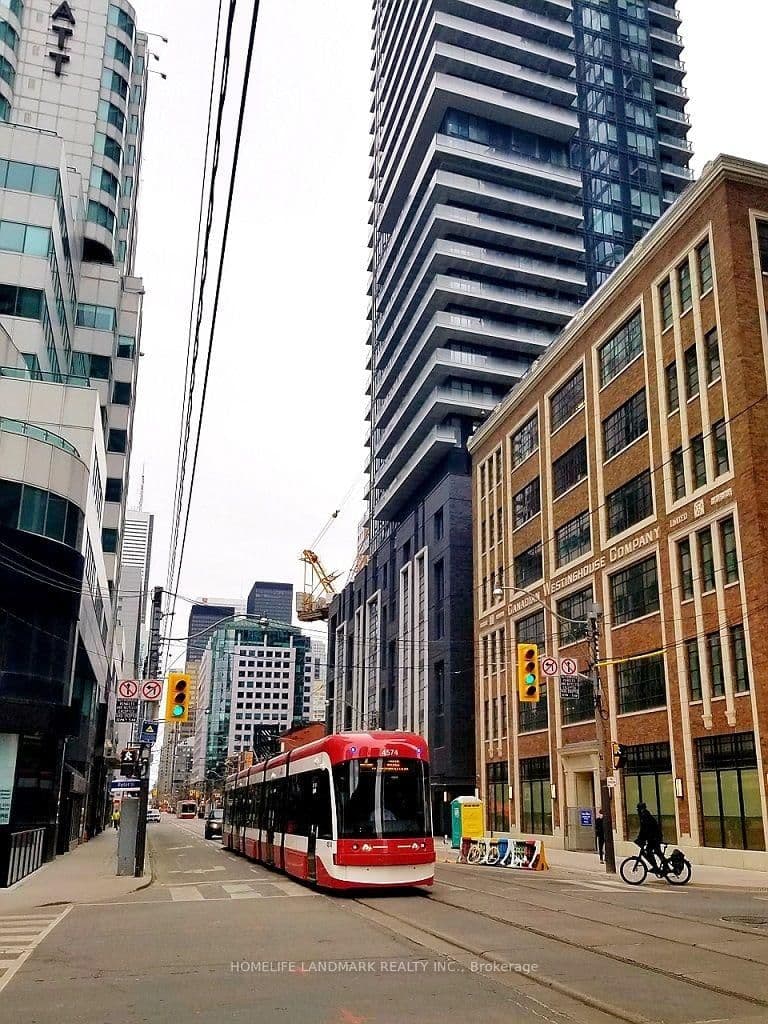 125 Blue Jays Way, Unit 5301 thumbnail 25