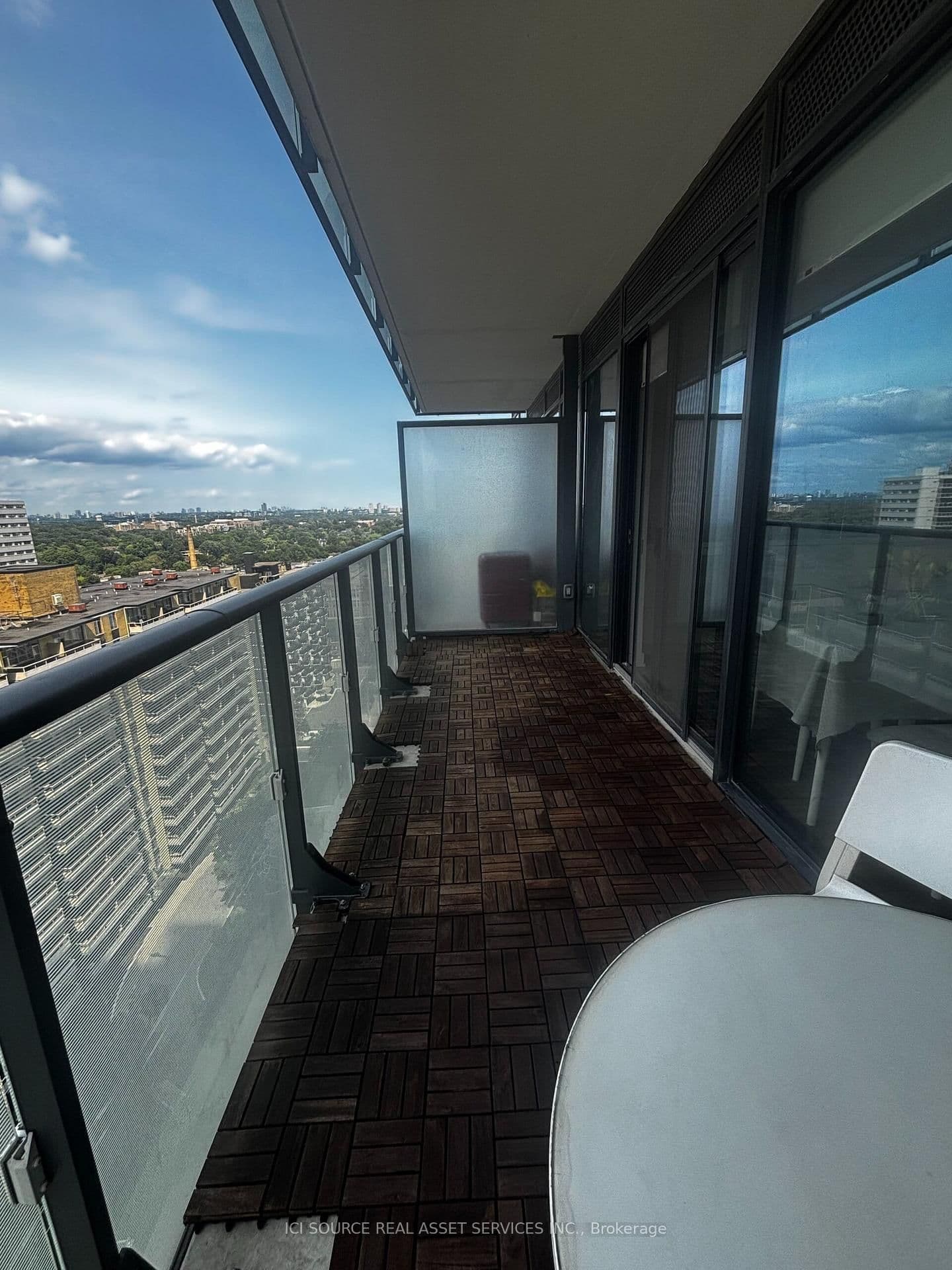 185 Roehampton Avenue, Unit 1304 thumbnail 9