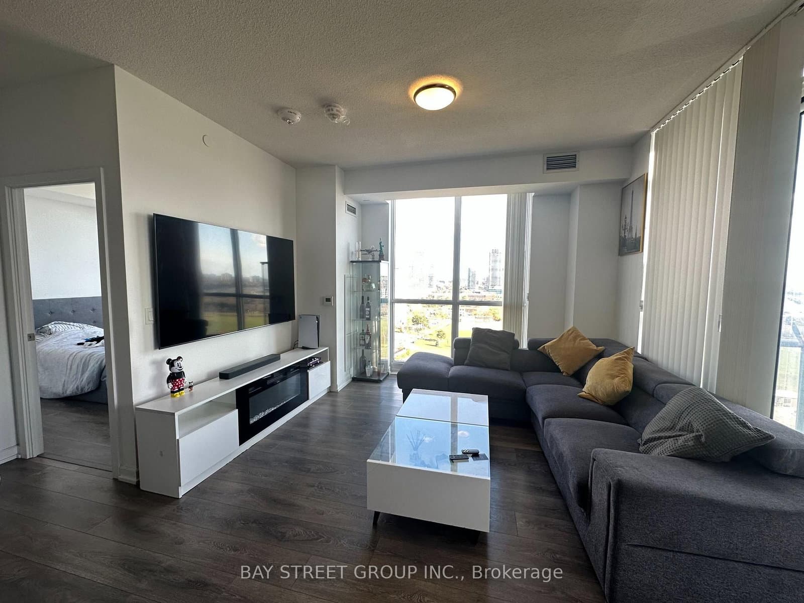 32 Forest Manor Road, Unit 1308 thumbnail 3