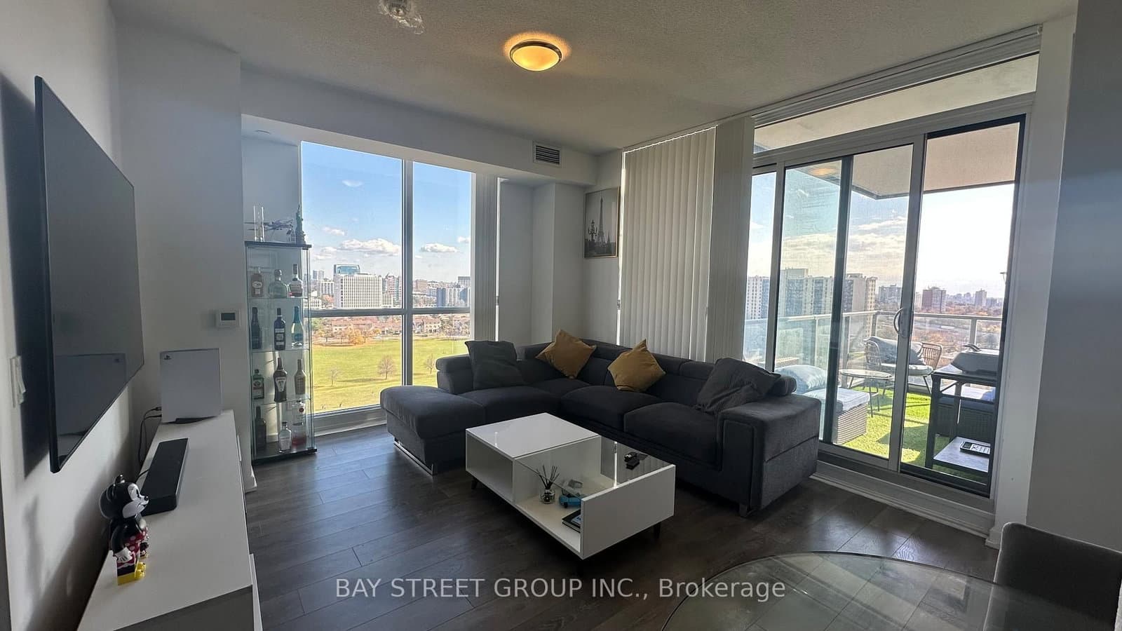 32 Forest Manor Road, Unit 1308 thumbnail 4
