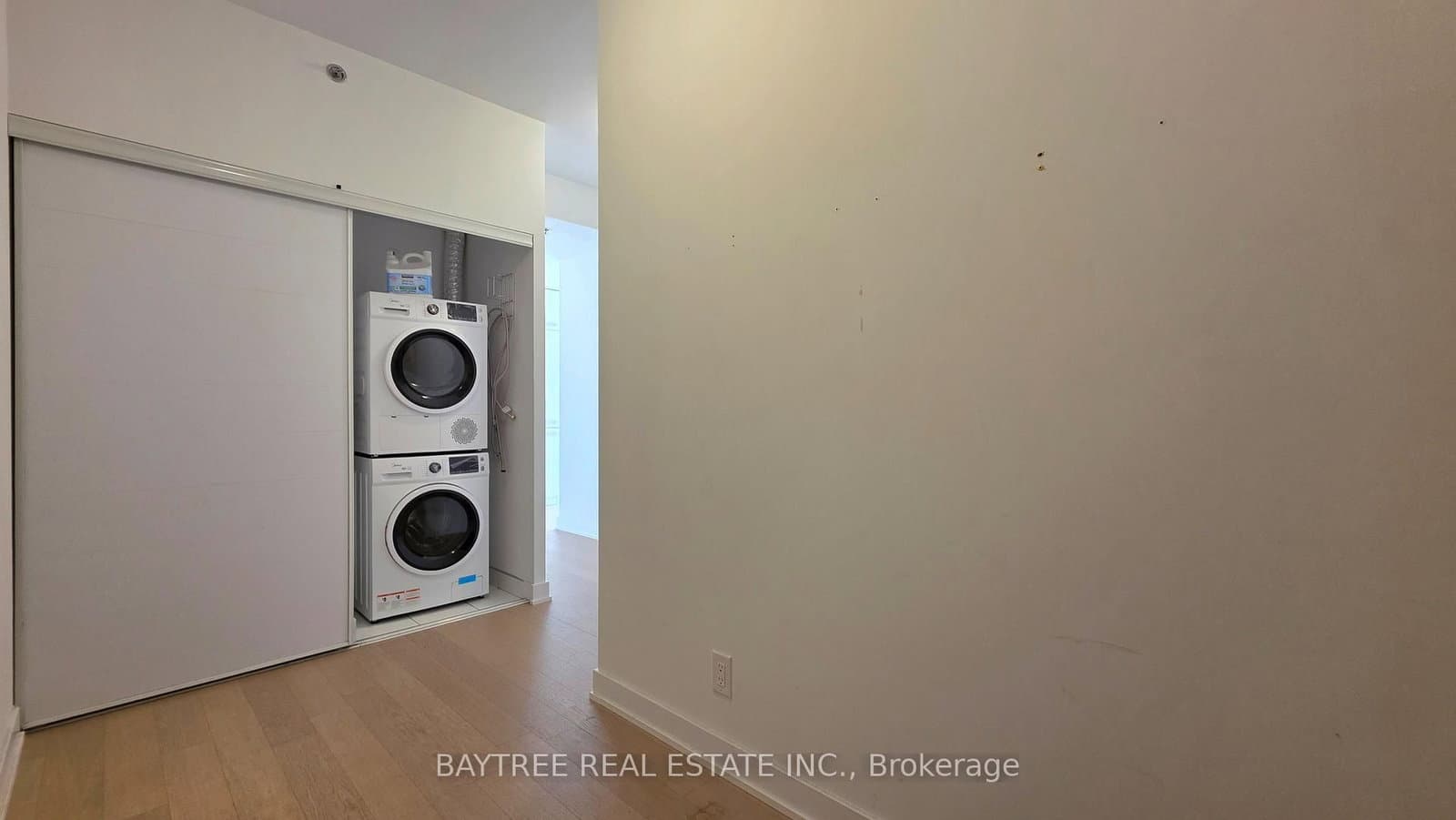 15 Beverley Street, Unit 608 thumbnail 14