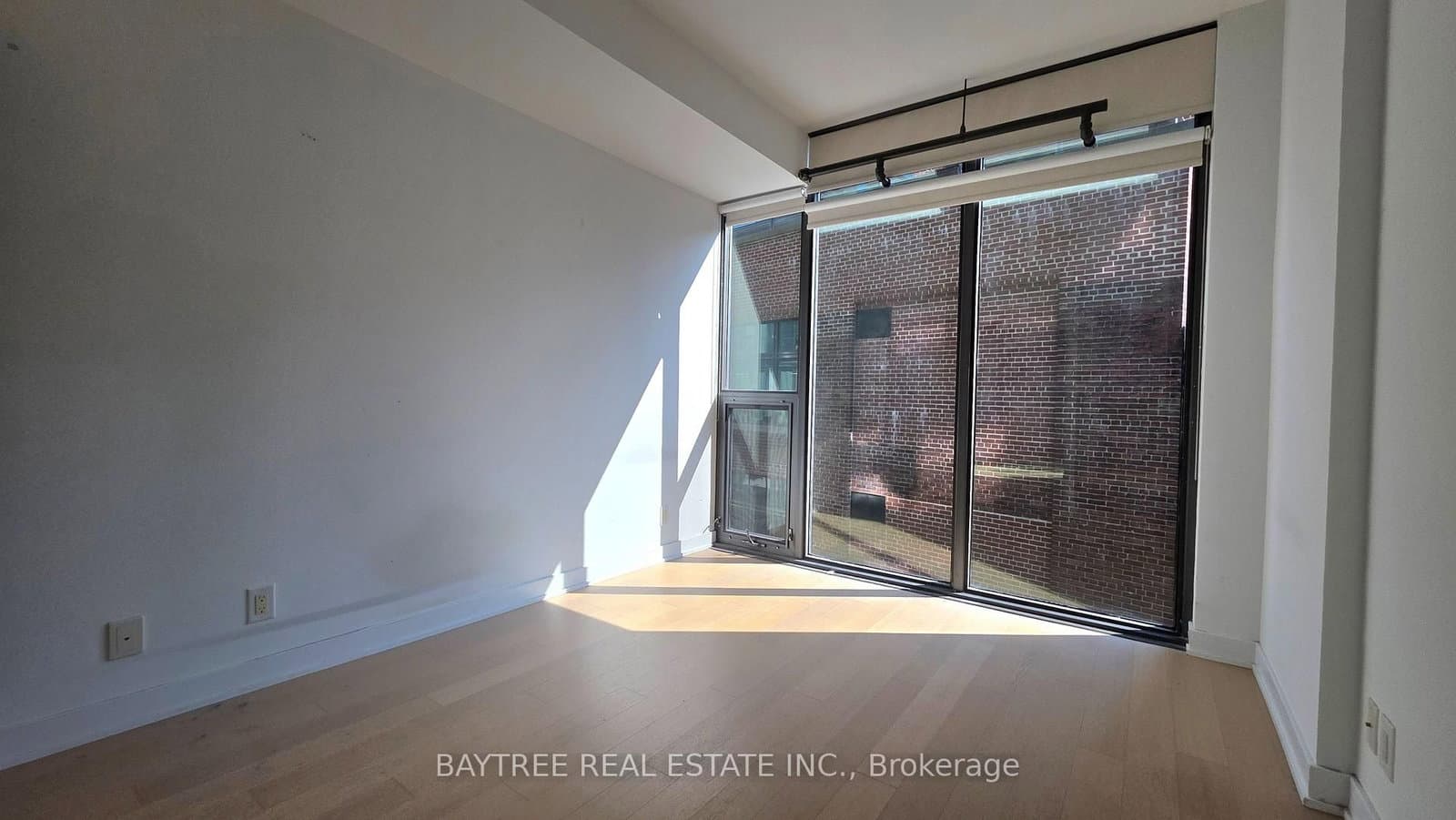 15 Beverley Street, Unit 608 thumbnail 9
