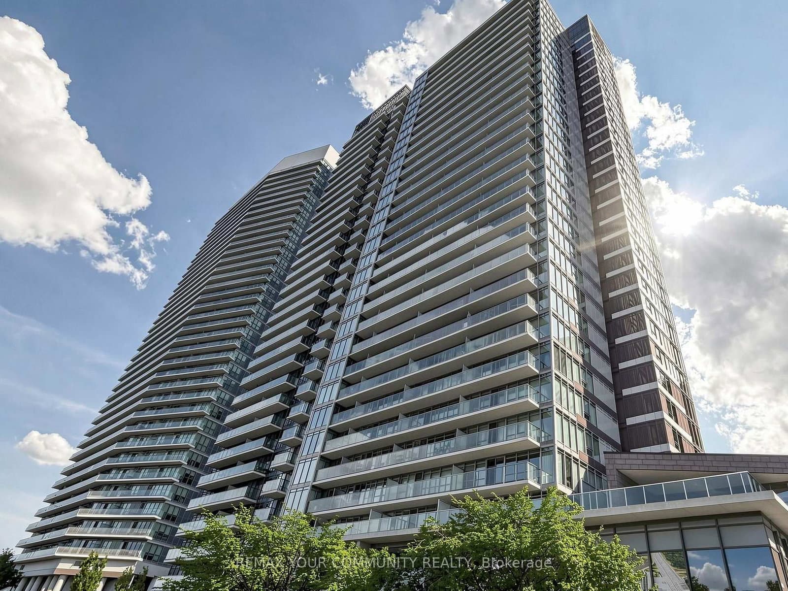 121 Mcmahon Drive, Unit 3302 thumbnail 2