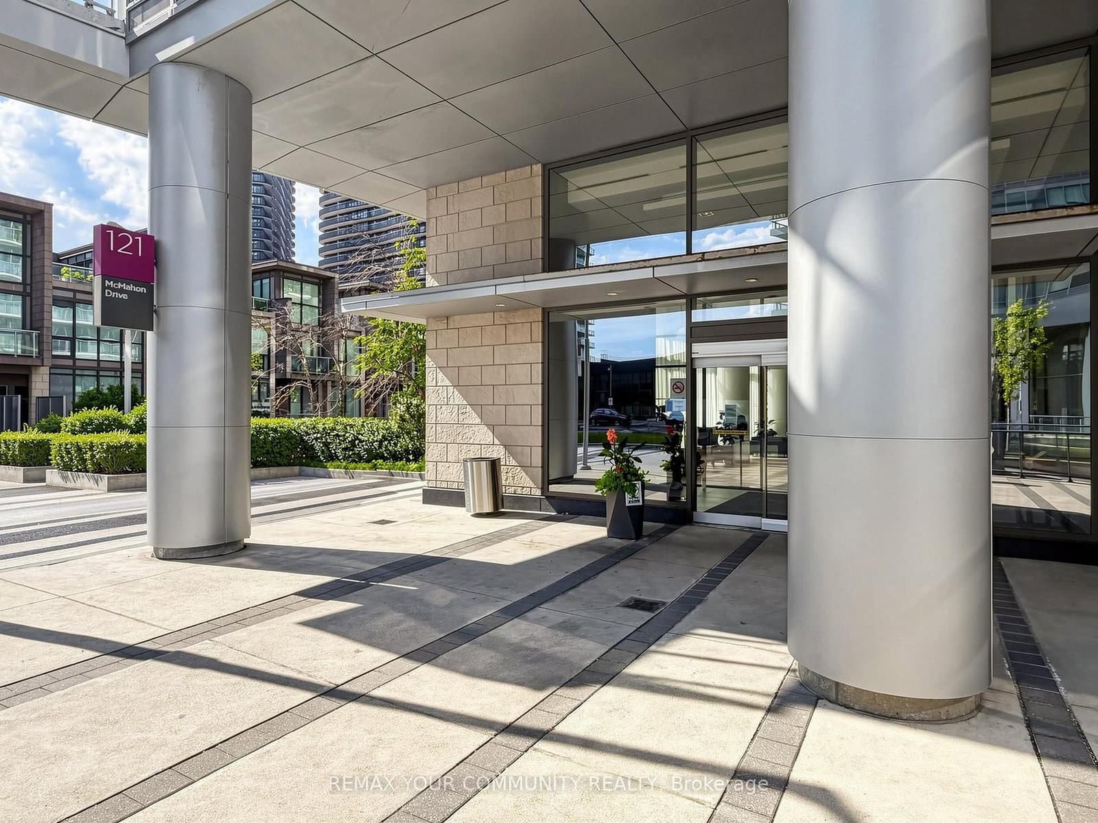 121 Mcmahon Drive, Unit 3302 thumbnail 27