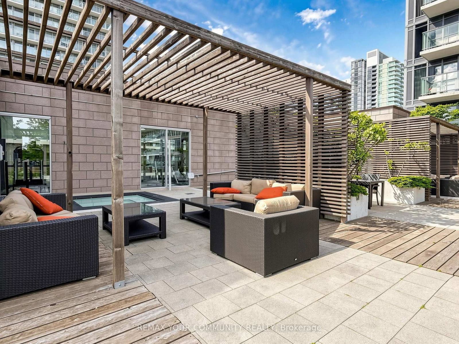 121 Mcmahon Drive, Unit 3302 thumbnail 38