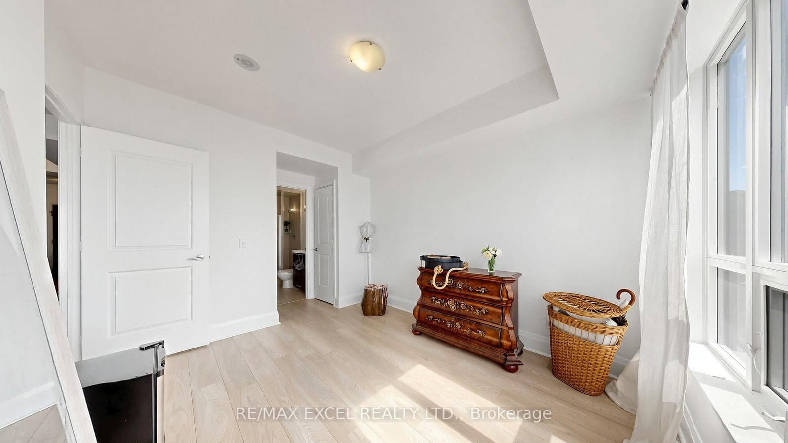 100 Harrison Garden Boulevard, Unit 602 thumbnail 24