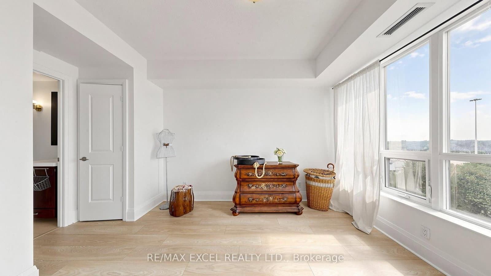 100 Harrison Garden Boulevard, Unit 602 thumbnail 26
