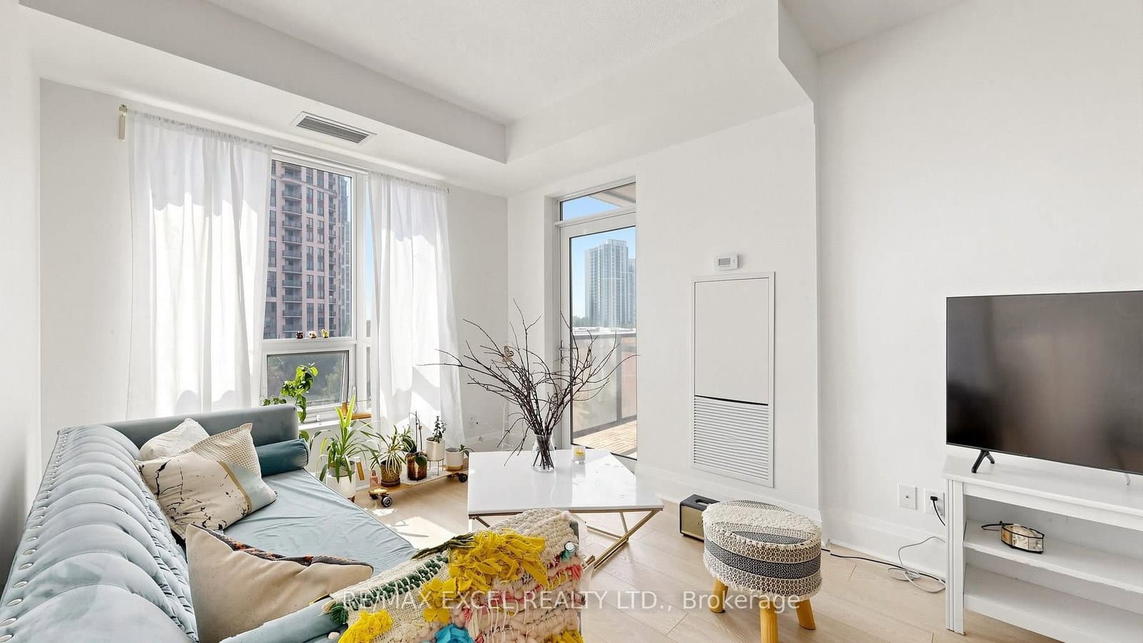 100 Harrison Garden Boulevard, Unit 602 thumbnail 5