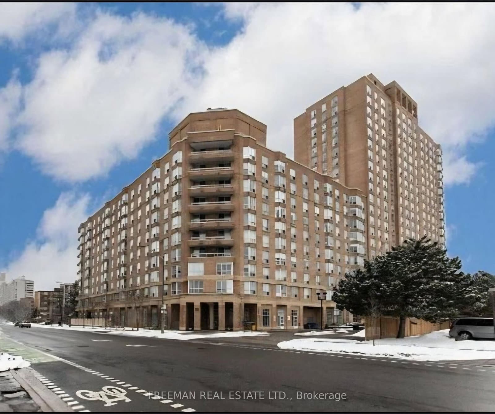 #910 - 11 Thorncliffe Park Drive
