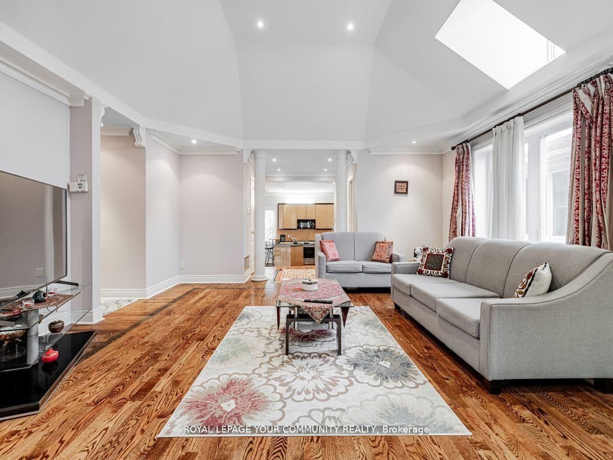 9 Robson Place E thumbnail 7