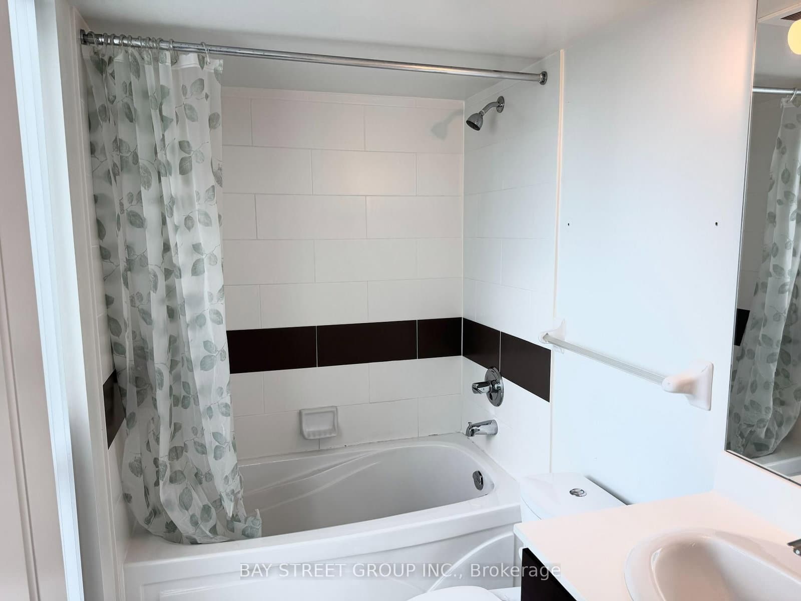 17 Anndale Drive, Unit 1612 thumbnail 11