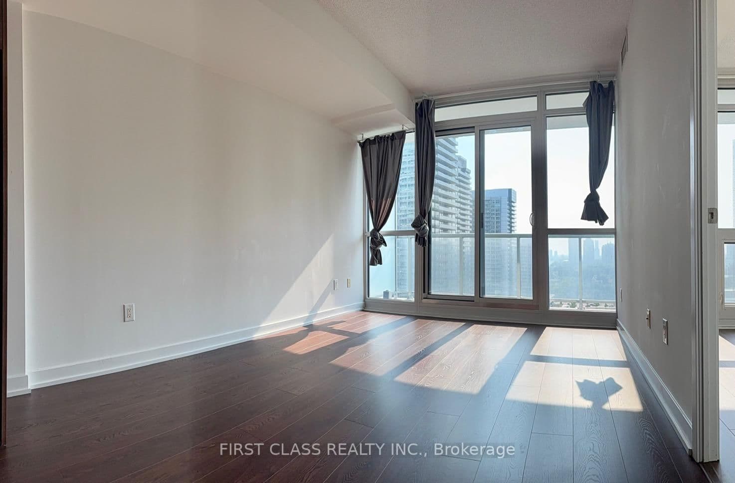 121 Mcmahon Drive, Unit 2510 thumbnail 3