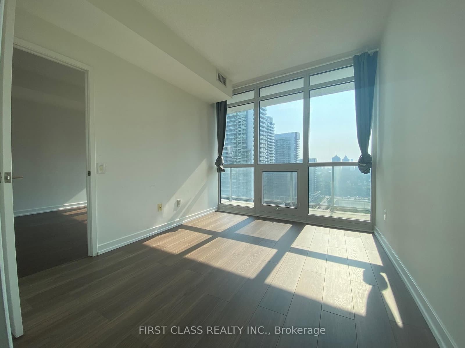 121 Mcmahon Drive, Unit 2510 thumbnail 8