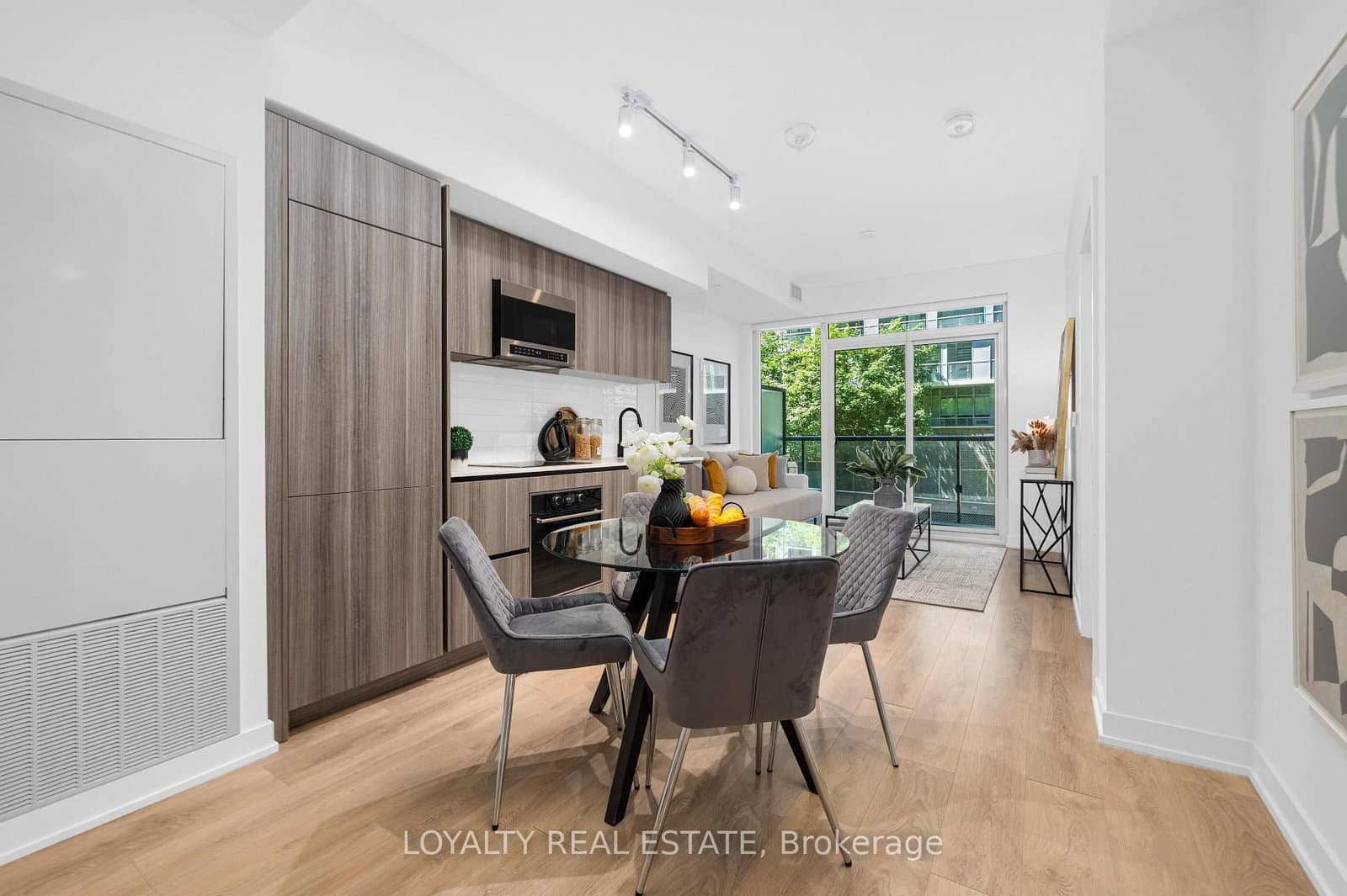 117 Broadway Avenue, Unit 211 thumbnail 11
