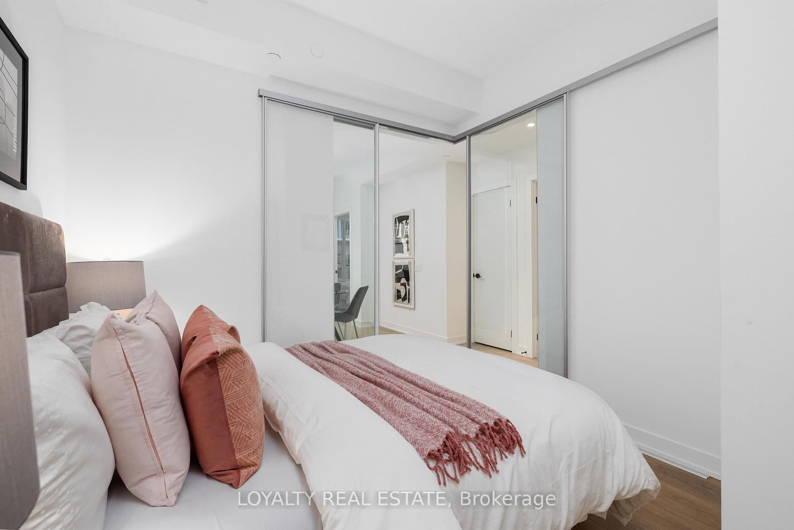117 Broadway Avenue, Unit 211 thumbnail 18