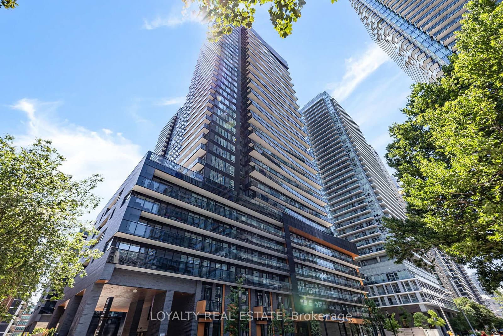 117 Broadway Avenue, Unit 211 thumbnail 2