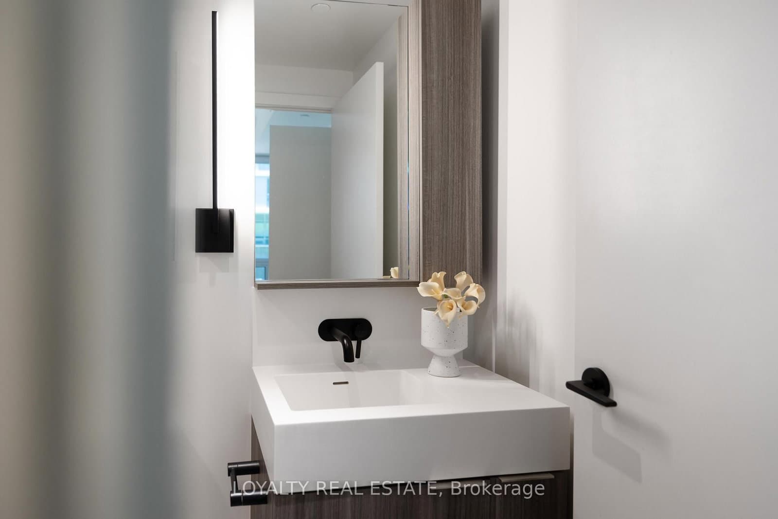 117 Broadway Avenue, Unit 211 thumbnail 43